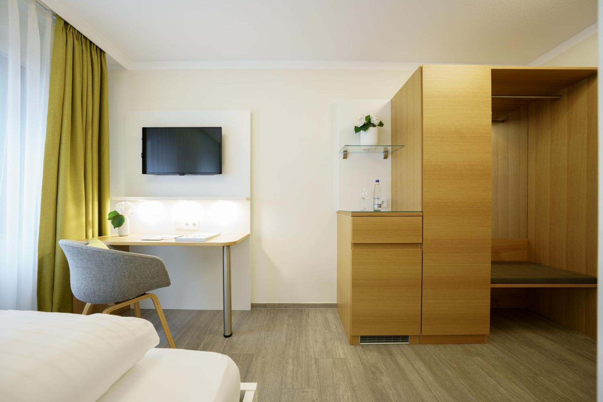 Hotel Hiller In Abstatt