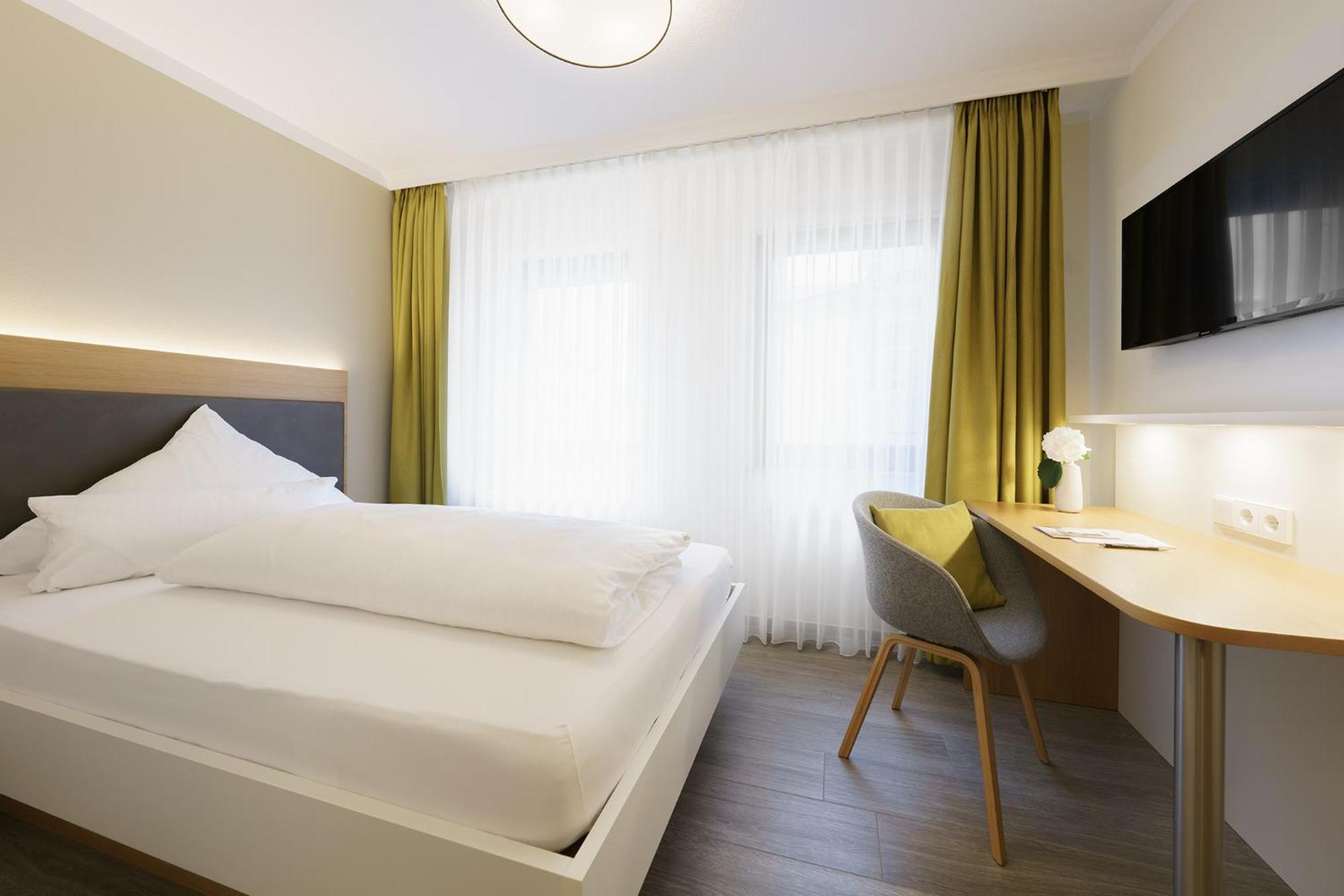 Hotel Hiller In 3*